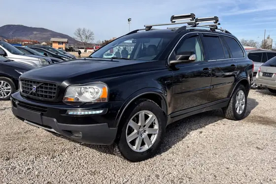 Volvo XC90, negru, în parcul VIP Auto Here